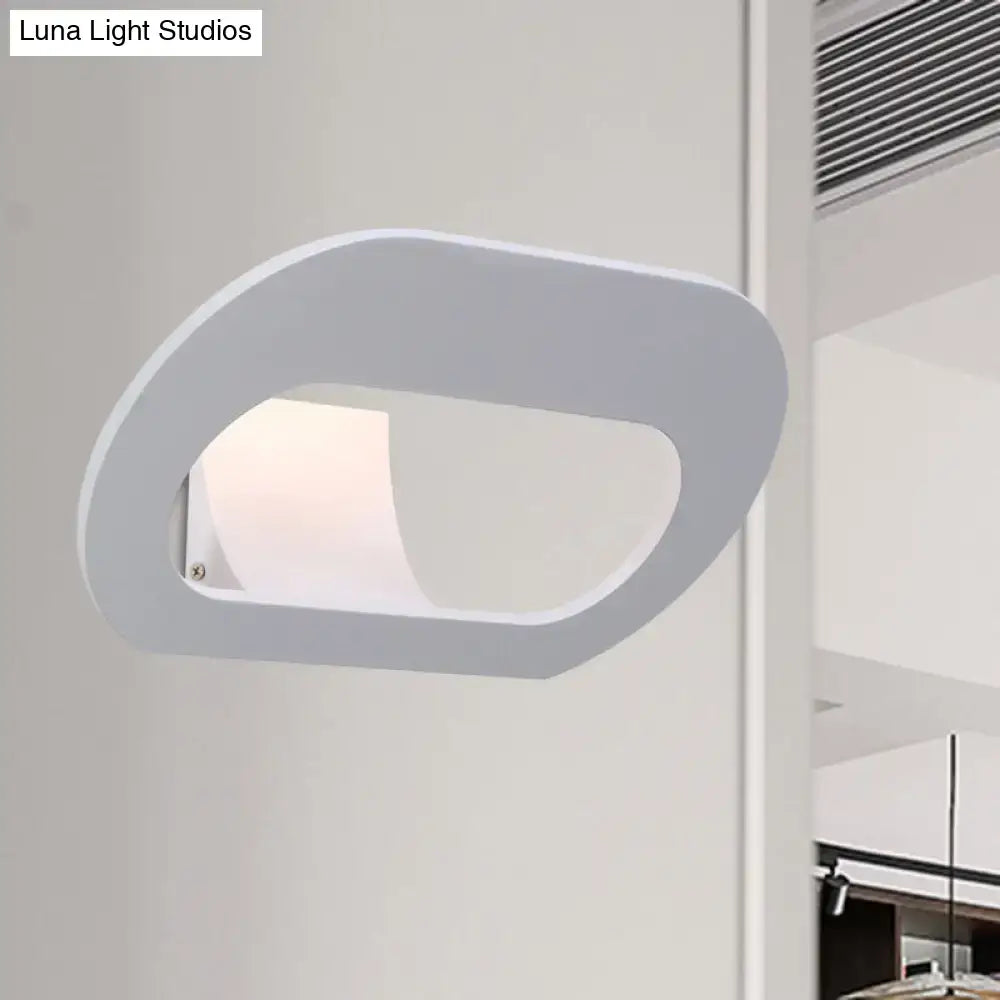 Black Oval Metal Reading-Nook Wall Lamp