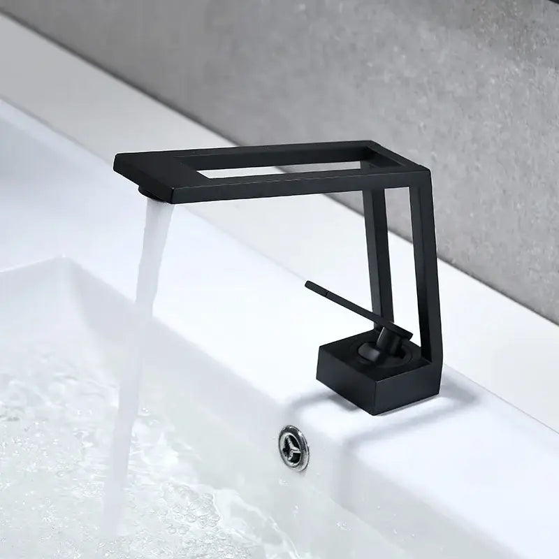 Matte Black Basin Faucet Single-Handle Deck Mount