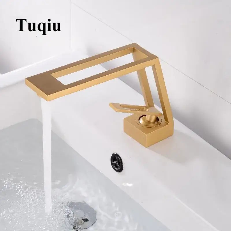 Matte Black Basin Faucet Single-Handle Deck Mount