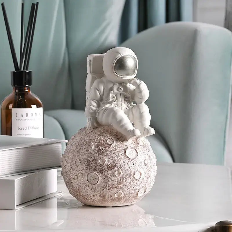White Gold Astronaut Phone Holder