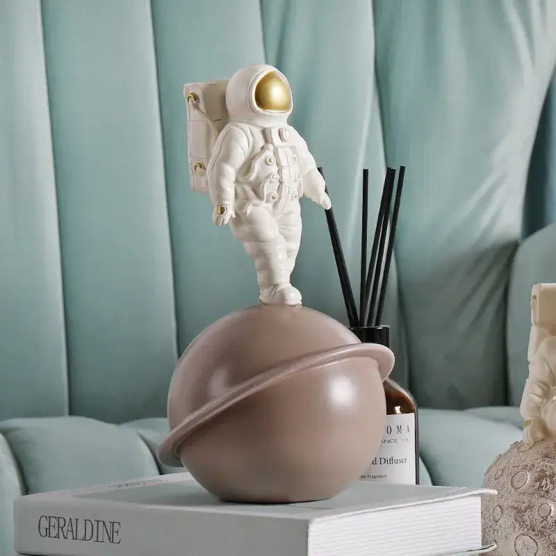 White Gold Astronaut Phone Holder