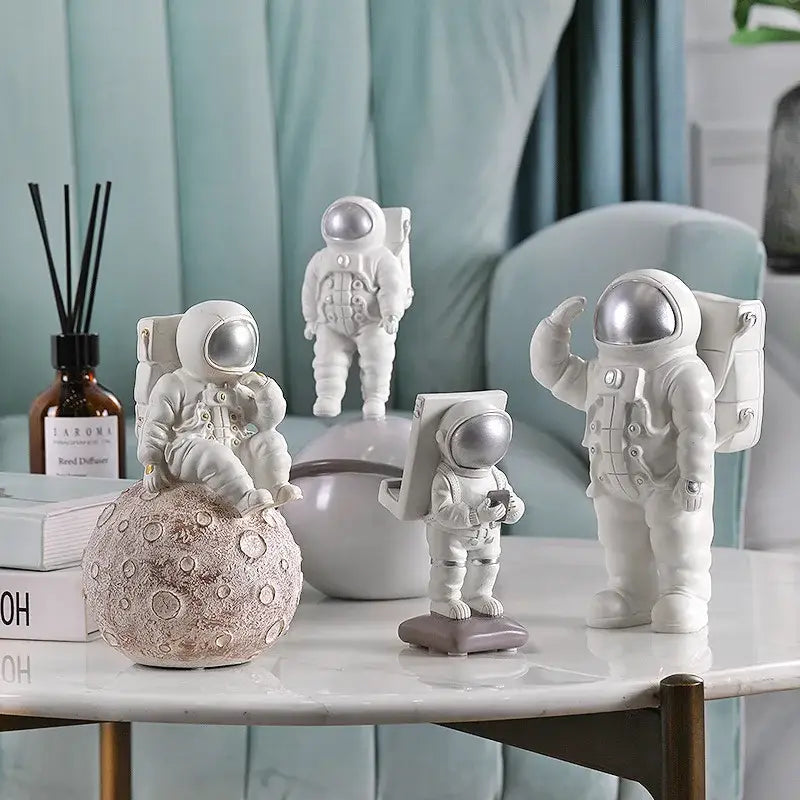 White Gold Astronaut Phone Holder
