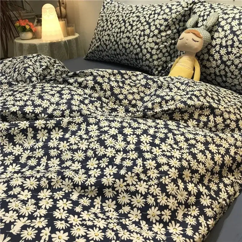 Navy Daisy Bedding Set