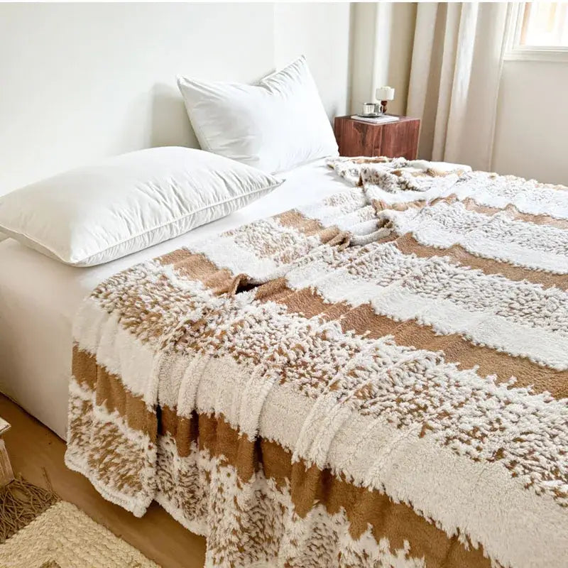 Cationic Jacquard Plush Throw