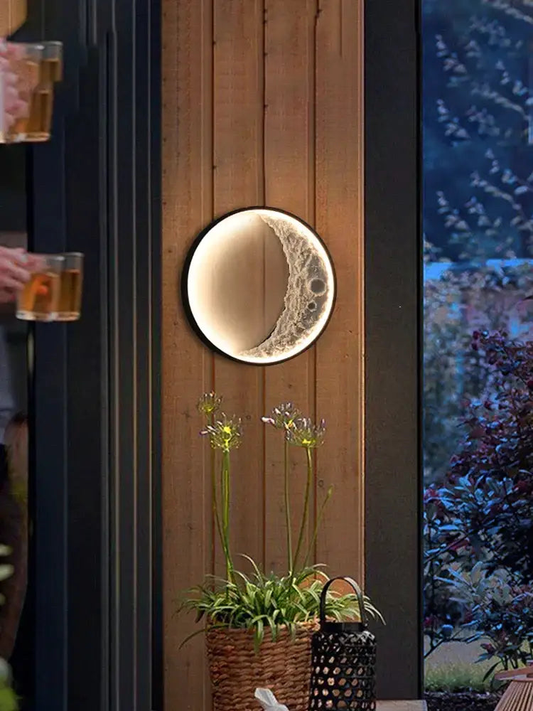 Crescent Wall Lamp